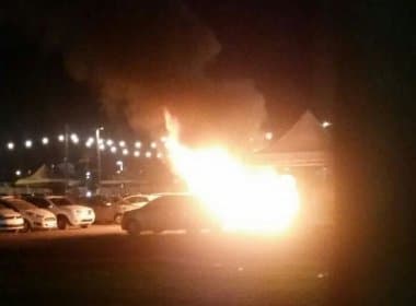 Carro pega fogo antes do show do Maroon 5 no Parque de Exposições
