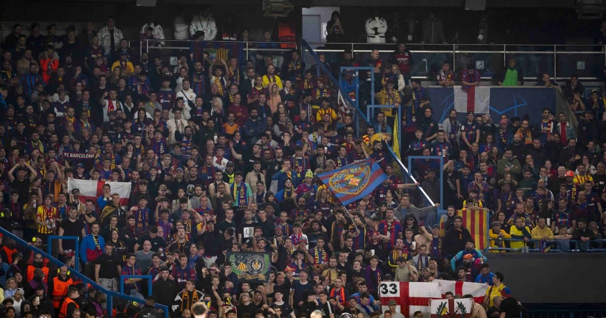 UEFA multa Barcelona por gestos racistas de seus torcedores