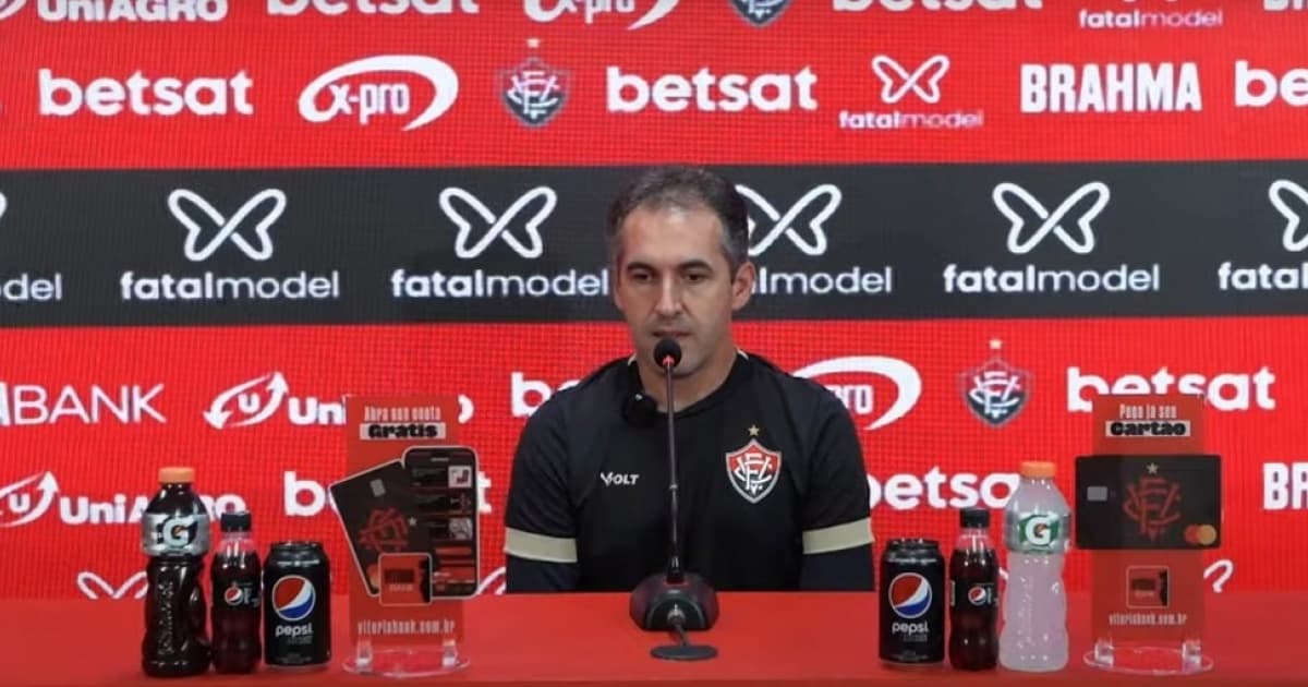 "Fizemos um jogo parelho", diz Léo Condé após derrota para o Palmeiras 