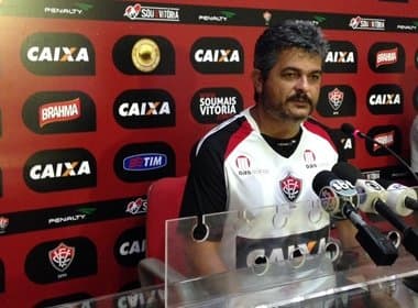 Depois de derrota humilhante para o Ceará, Ney Franco pede desculpas à torcida