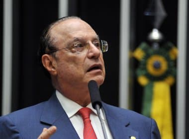 Maluf elogia honestidade de Alckmin, que desconversa sobre planos para 2018