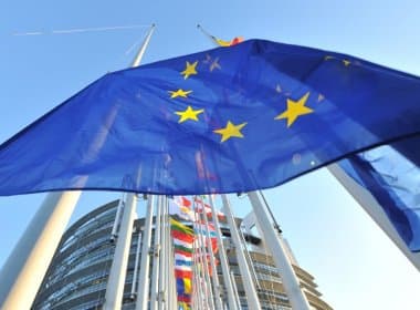 UE aplica sanções contra chefes de inteligência russos