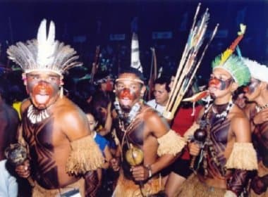 Índios pataxós invadem cinco fazendas no sul da Bahia