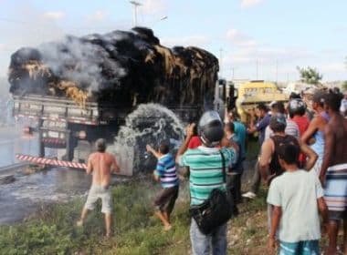 Coité: Caminhão carregado de sisal seco pega fogo e assusta população