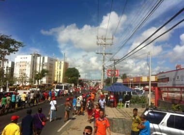 Caminhada do MST congestiona Estrada do Coco