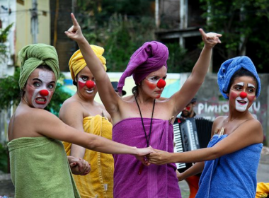 Companhia de palhaçaria oferece oficina gratuita de ‘comicidade feminina’