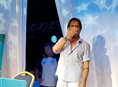 Roberto Carlos volta a compor com Erasmo e projeta álbum com inéditas