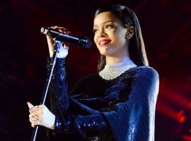 Rihanna recebe prêmio humanitário da Universidade de Harvard