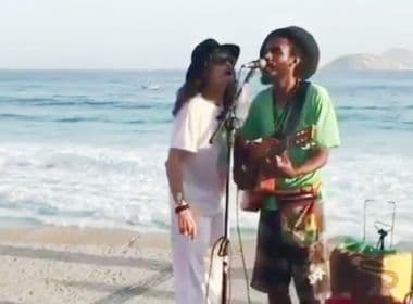 Steven Tyler surpreende ao cantar com músico de rua no Rio de Janeiro; veja vídeo