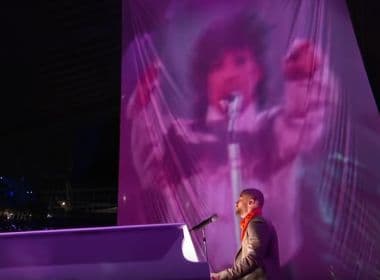 Justin Timberlake homenageia Prince em show no intervalo do Super Bowl; veja vídeo