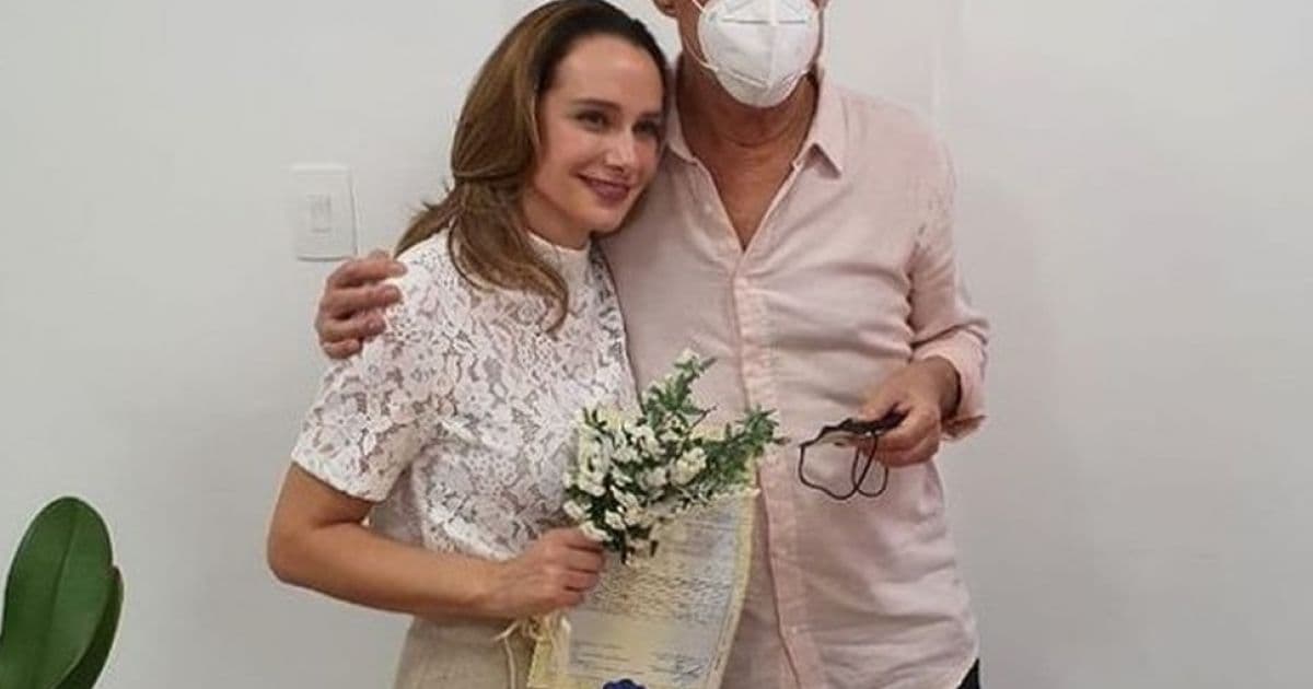 Chico Buarque e Carol Proner se casam em cartório de Itaipava