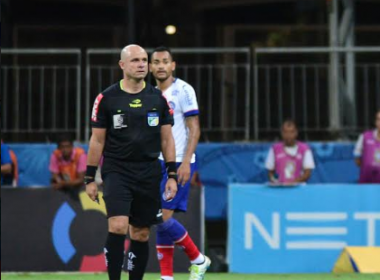 Marcado por polêmica, árbitro paulista comanda jogo entre Joinville e Bahia