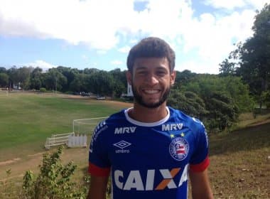 Juninho Capixaba vibra com oportunidade no profissional e agradece a Guto Ferreira
