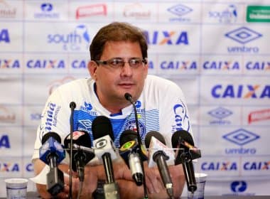Técnico do Bahia não revela escalação e homenageia campeões de 88 em entrevista
