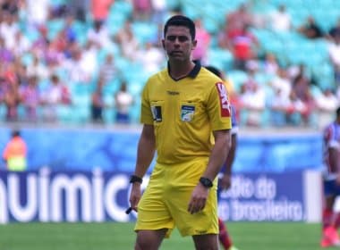 Flávio Rodrigues de Souza apita jogo entre Chapecoense e Bahia