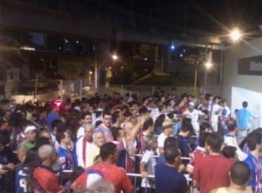 Arena Fonte Nova: Tricolores reclamam da desorganização e demora nas bilheterias