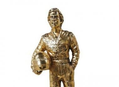 Estátua de ouro de Ayrton Senna é lançada