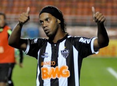 Palmeiras observa Ronaldinho Gaúcho, mas vê dificuldade na contratação