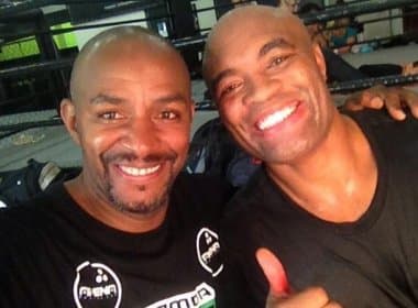 Ainda em recuperação, Anderson Silva treina boxe em academia no Rio de Janeiro
