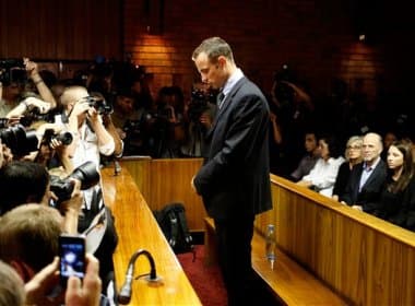Depoimento de testemunha paralisa julgamento de Oscar Pistorius