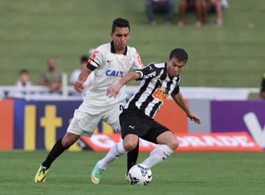 Mano Menezes aprova estreia de Petros no Corinthians
