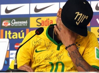 Neymar chora durante coletiva ao lembrar entrada de Zuñiga