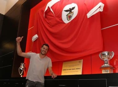 Julio César é anunciado pelo Benfica; clube tem mais brasileiros que portugueses