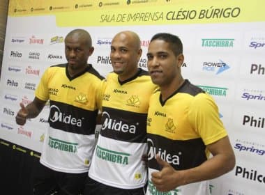 Ex-Bahia e Vitória, Souza é apresentado no Criciúma