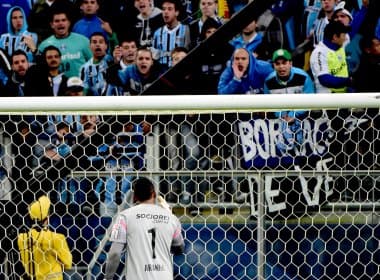 Goleiro do Santos é alvo de gritos racistas na Arena do Grêmio e desabafa 