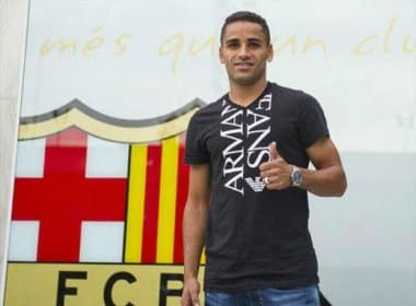 Douglas se apresenta ao Barcelona e faz exames médicos. ‘Estou muito feliz’