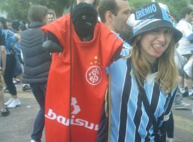 Identificada pelas imagens, torcedora do Grêmio é afastada do trabalho