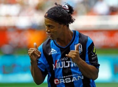 Ronaldinho marca 1° gol pelo Querétaro e time vence por goleada fora de casa