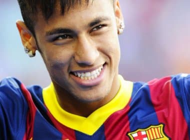 Segundo documento, Neymar pai recebeu dinheiro do Barcelona antes de jogo com o Santos