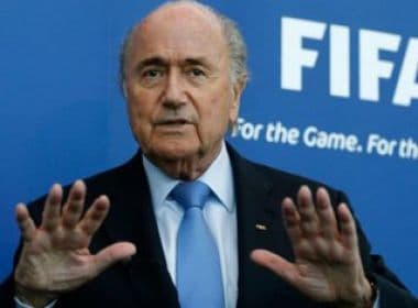 Joseph Blatter defende realização da Copa do Mundo 2022 no final do ano