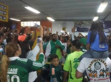 Palmeiras é recebido com festa em Vitória da Conquista e se sente ‘em casa’