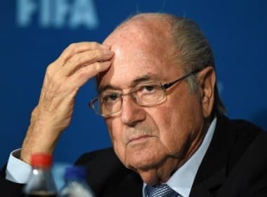 Joseph Blatter anuncia renúncia da Fifa e convoca novas eleições na entidade