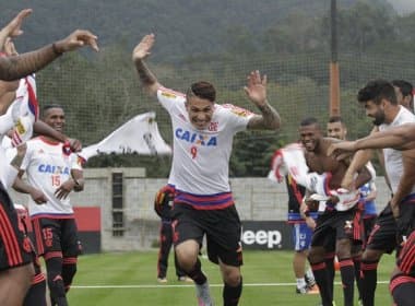 Flamengo e Santos duelam em Maracanã lotado