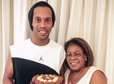 De férias, Ronaldinho só vai pensar em retorno aos gramados a partir de dezembro