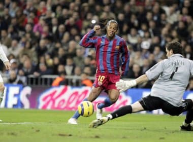 Há 10 anos Ronaldinho era aplaudido pela torcida do Real Madrid no Bernabéu