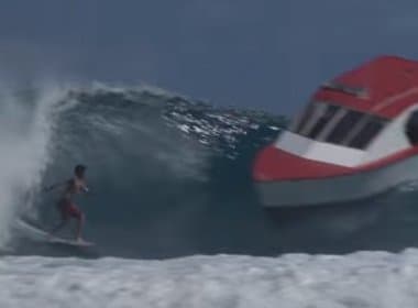 Vídeo mostra Gabriel Medina desviando de barco em onda