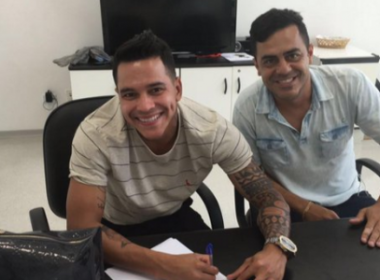 Giovanni Augusto assina vínculo com o Corinthians até o fim de 2019