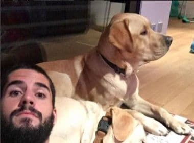 Companheiro de CR7, Isco tem cão chamado Messi e põe culpa por nome na família