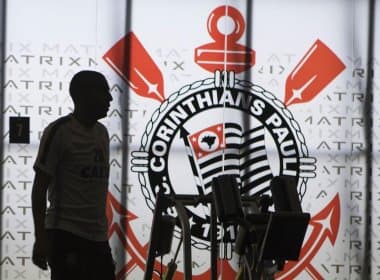 Justiça de São Paulo aplica multa à torcida do Corinthians por homofobia 