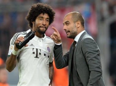 Ex-atleta do Bayern, Dante critica Pep Guardiola: ‘Ele não fala com você’