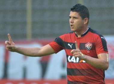 Chapecoense acerta contratação de Diego Renan, ex-Vitória