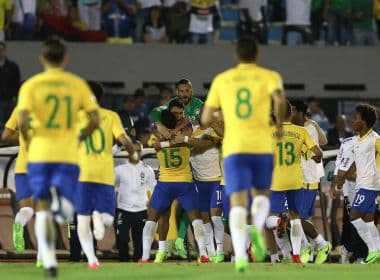 Paulinho marca três e Brasil goleia Uruguai no Centenário