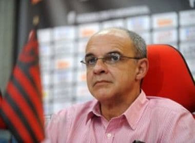 Presidente do Flamengo bate boca com jornalista depois de eliminação frustrante