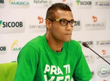 Santa Cruz anuncia contratação do meia Léo Lima