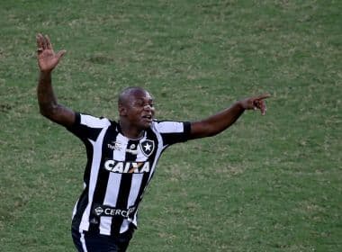 Botafogo repensa e aceita fazer exame médico em Marcos Vinícius para troca com Sassá