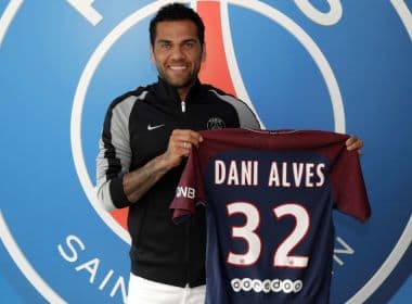 PSG oficializa contratação de Daniel Alves por duas temporadas